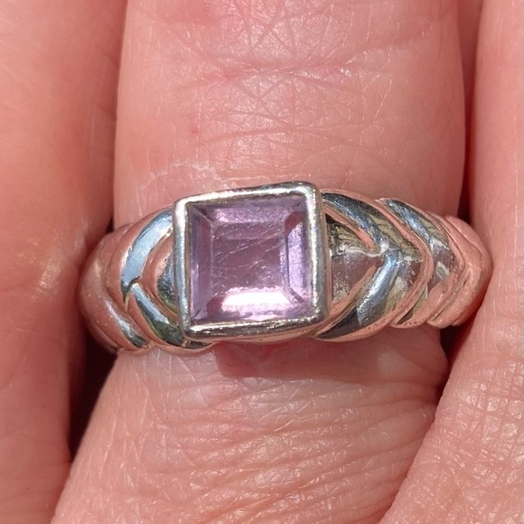 Sterling and Amethyst ring - Picture 1 of 7